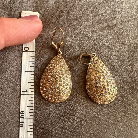 Elegant Gold Teardrop Earrings with a sparkly crystals in dot design Date Night - Picture 4 of 10
